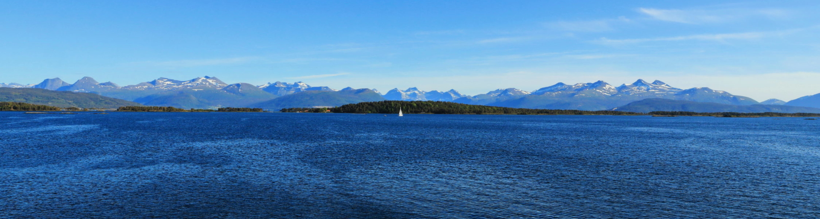 Molde Blick auf das bis 2000m hohe Romsdaler Gebirgsmassivs H.Reitz©2018